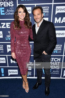 Elizabeth Hurley feet photo thumbnail
