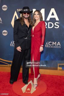 Elizabeth Hurley feet photo thumbnail