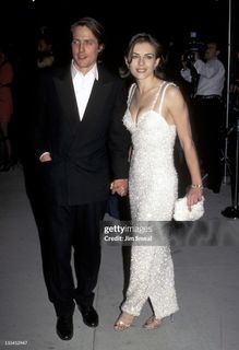 Elizabeth Hurley feet photo 6