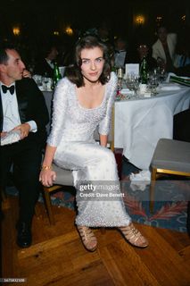 Elizabeth Hurley feet photo 17