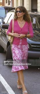Elizabeth Hurley feet photo 13