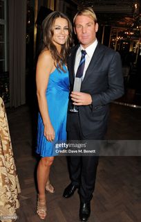 Elizabeth Hurley feet photo 19