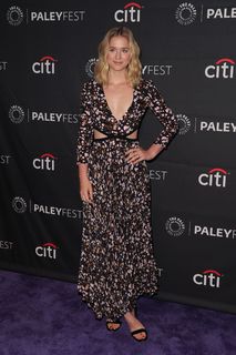 Elizabeth Lail feet photo thumbnail