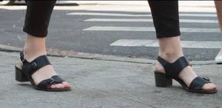 Elizabeth Lail feet photo thumbnail