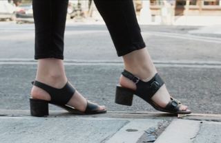Elizabeth Lail feet photo thumbnail