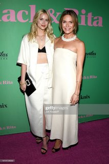 Elizabeth Lail feet photo thumbnail