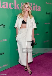 Elizabeth Lail feet photo thumbnail