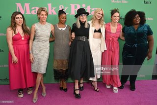 Elizabeth Lail feet photo thumbnail