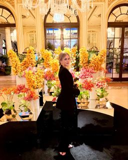 Elizabeth Lail feet photo thumbnail