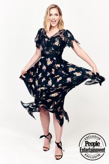 Elizabeth Lail feet photo 3