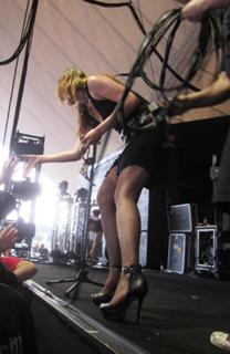 Elizabeth Lzzy Mae Hale feet photo thumbnail