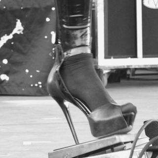 Elizabeth Lzzy Mae Hale feet photo thumbnail