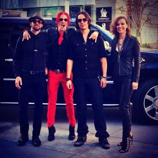 Elizabeth Lzzy Mae Hale feet photo thumbnail