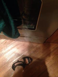 Elizabeth Lzzy Mae Hale feet photo thumbnail