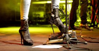 Elizabeth Lzzy Mae Hale feet photo thumbnail