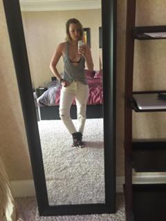 Elizabeth Lzzy Mae Hale feet photo thumbnail