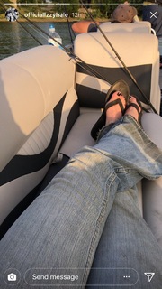 Elizabeth Lzzy Mae Hale feet photo thumbnail