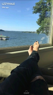 Elizabeth Lzzy Mae Hale feet photo thumbnail