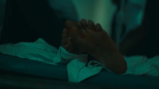 Elizabeth Lzzy Mae Hale feet photo thumbnail