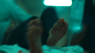 Elizabeth Lzzy Mae Hale feet photo thumbnail