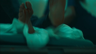 Elizabeth Lzzy Mae Hale feet photo thumbnail