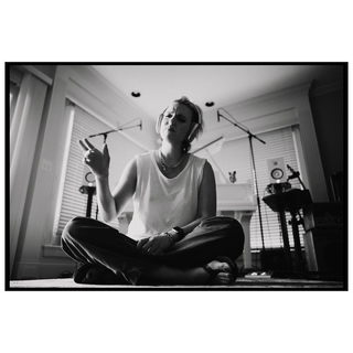 Elizabeth Lzzy Mae Hale feet photo thumbnail