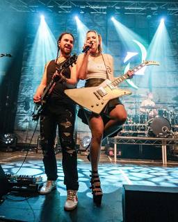 Elizabeth Lzzy Mae Hale feet photo thumbnail