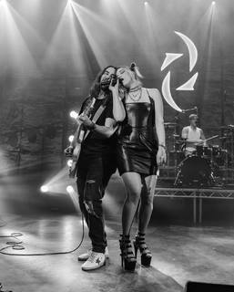 Elizabeth Lzzy Mae Hale feet photo thumbnail