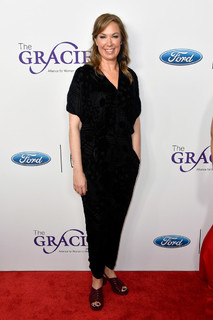 Elizabeth Marvel feet photo 5