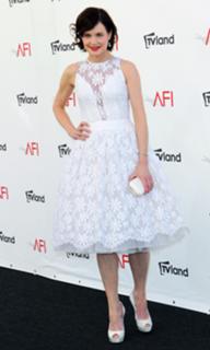 Elizabeth McGovern feet photo 19