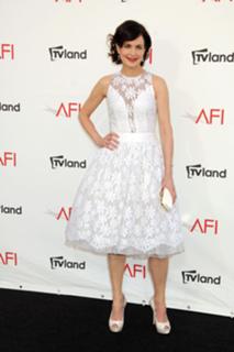 Elizabeth McGovern feet photo 18