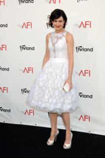 Elizabeth McGovern feet photo 16