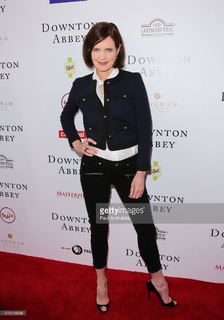 Elizabeth McGovern feet photo 18