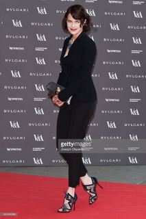 Elizabeth McGovern feet photo 4
