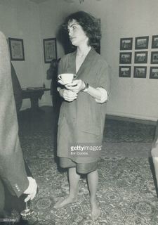 Elizabeth McGovern feet photo 17