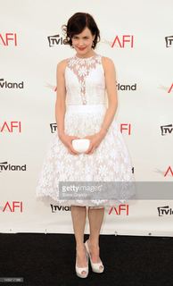 Elizabeth McGovern feet photo 15