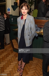 Elizabeth McGovern feet photo 4