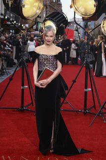 Elizabeth McGovern feet photo 2