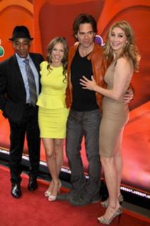 Elizabeth Mitchell feet photo thumbnail