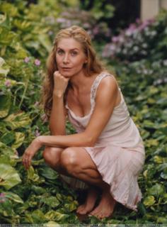 Elizabeth Mitchell feet photo thumbnail