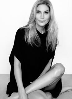 Elizabeth Mitchell feet photo thumbnail