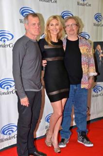 Elizabeth Mitchell feet photo thumbnail