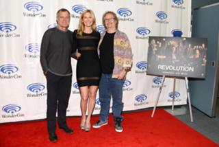 Elizabeth Mitchell feet photo thumbnail