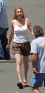 Elizabeth Mitchell feet photo thumbnail