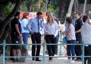 Elizabeth Mitchell feet photo thumbnail