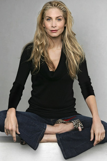 Elizabeth Mitchell feet photo thumbnail