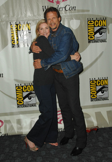 Elizabeth Mitchell feet photo thumbnail