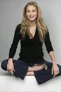 Elizabeth Mitchell feet photo thumbnail