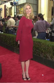 Elizabeth Mitchell feet photo thumbnail
