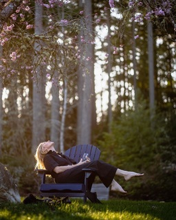 Elizabeth Mitchell feet photo thumbnail